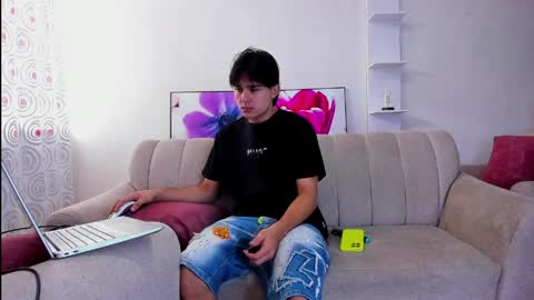 monky_0002 online show from April 8, 2:42 pm