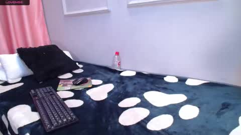 Linda Darling online show from December 5, 5:00 pm