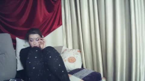 moodiemira online show from November 12, 5:10 am