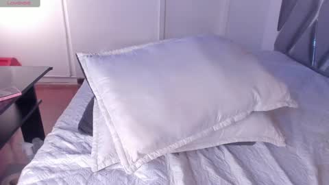 Luna  online show from September 10, 6:42 pm