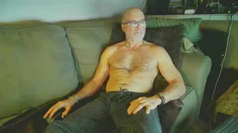 moondanceraa online show from February 9, 2:28 am