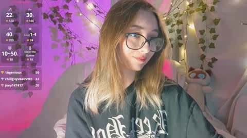 Dana online show from December 6, 3:06 pm