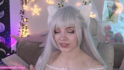 Snapshot of moonlight_mia chatting on February 19, 5:16 pm Mia   online show from February 19, 5:16 pm