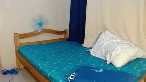 moon online show from December 21, 3:18 pm