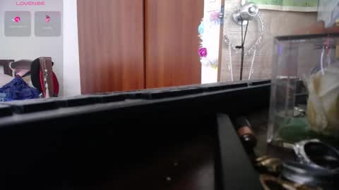 Snapshot of moonlunita chatting on October 15, 7:04 pm moonlunita online show from October 15, 7:04 pm