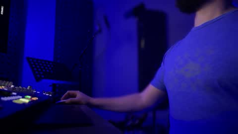 moosecub online show from December 19, 5:07 am