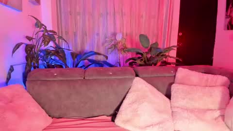   online show from March 9, 9:35 am