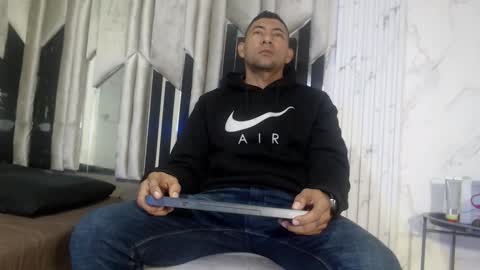 MORGAN AND MEGAN online show from November 18, 11:13 am