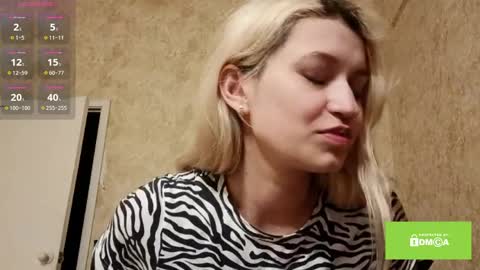 Eva is here now  help me get 50 thumbs up pls  online show from April 7, 6:21 pm