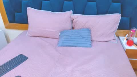 morrigan_luxus online show from March 12, 7:17 pm