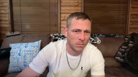 mr_anonymous025 online show from April 26, 9:18 am