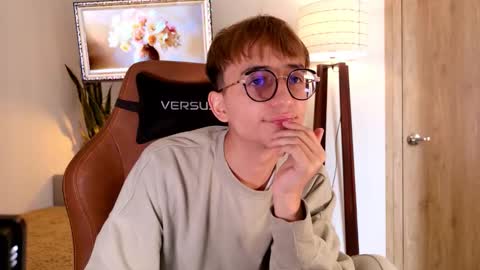 Mr Evans online show from November 13, 4:31 pm