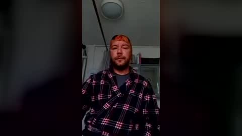 mr_i_ online show from June 17, 9:47 am