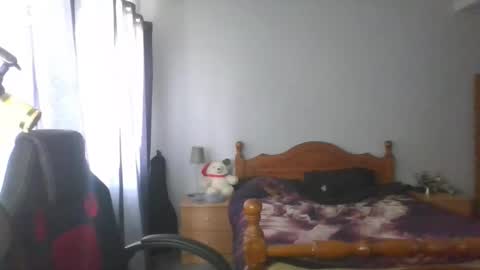 mr_i_ online show from September 29, 9:41 am