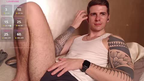 mr_longboy online show from May 15, 9:11 pm