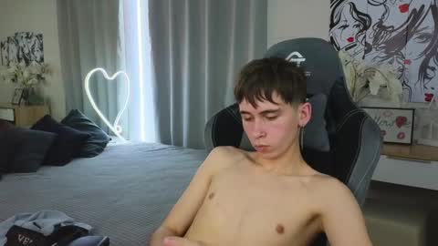 Kris online show from February 21, 10:04 pm