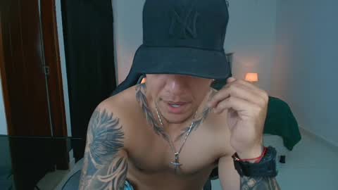 mr_maximo online show from June 5, 6:52 am