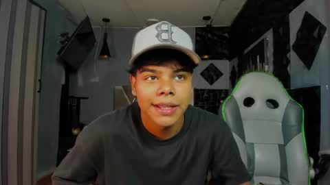 mr_mois online show from July 26, 6:22 am