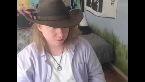 mr_strawberry online show from March 22, 4:55 pm