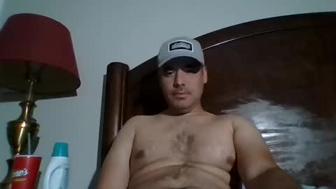 mravocadoman22 online show from April 30, 12:26 am