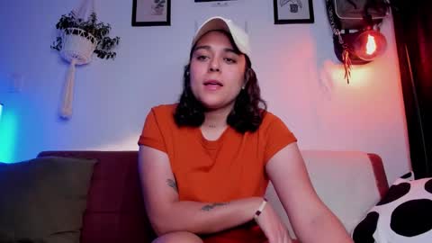 Laura online show from November 28, 10:50 pm