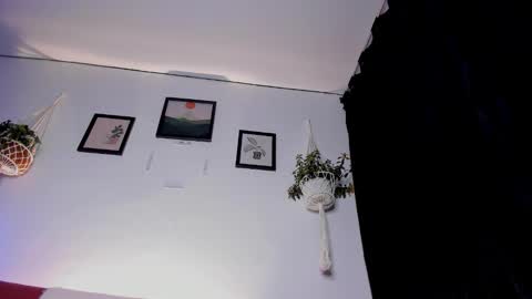 Laura online show from October 22, 3:53 am