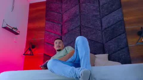 Mr Fox online show from February 21, 8:56 pm