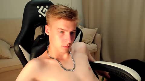 Adam online show from September 28, 9:02 pm