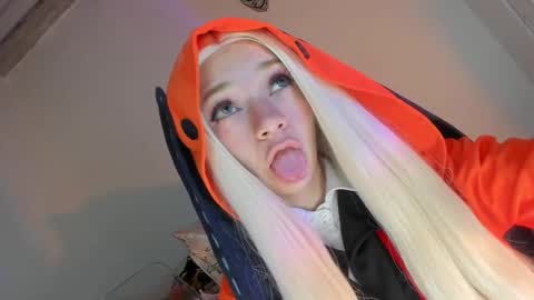 Annabelle  online show from October 7, 2:35 pm