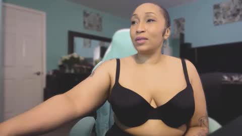 Queen Baddie online show from February 25, 10:30 am