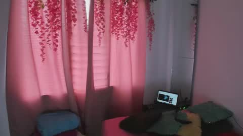 Chloe new account online show from November 9, 7:27 pm