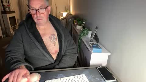 mtb1697 online show from November 26, 11:45 pm