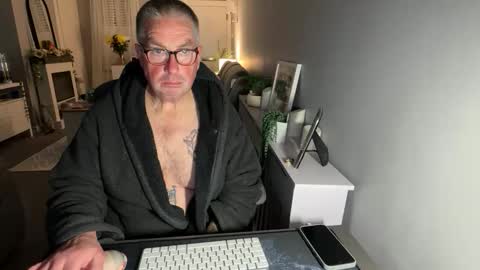 mtb1697 online show from April 26, 11:13 pm