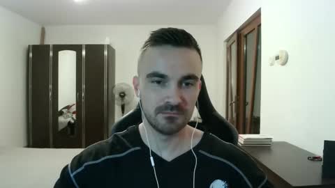 Victor online show from February 8, 8:45 pm