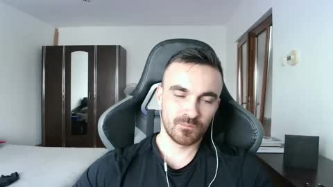 Victor online show from December 18, 12:44 pm