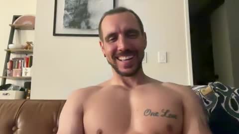 muchachote_ online show from March 26, 9:03 am