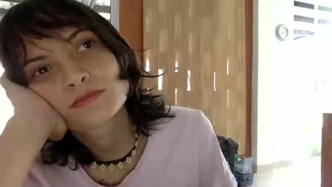 Snapshot of munchi_ chatting on February 17, 10:27 pm   online show from February 17, 10:27 pm