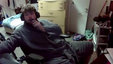 munchieee online show from December 18, 2:49 pm