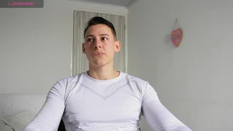 muscle_king_cum online show from April 21, 1:40 pm