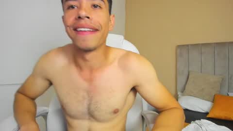 Snapshot of muscle_scott chatting on September 9, 1:33 pm muscle scott online show from September 9, 1:33 pm