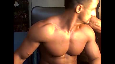 muscleoss online show from January 10, 9:31 pm