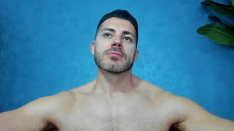 muscularmaster onlyfans online show from April 13, 9:19 pm