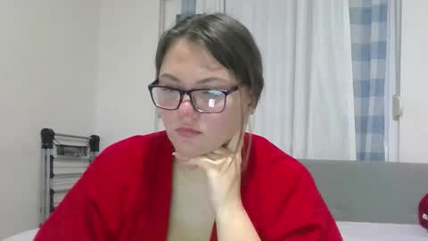 musechic_wild online show from February 25, 8:12 pm