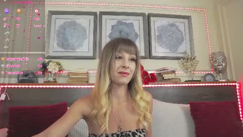 Luna  online show from July 11, 9:07 pm