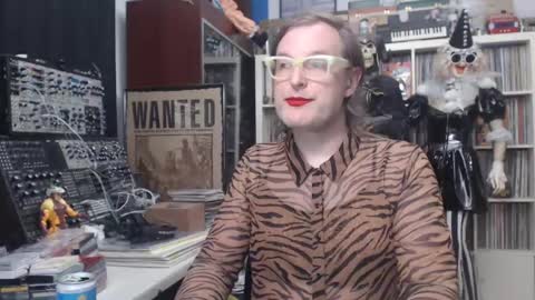 Muziknerd online show from September 14, 5:32 am