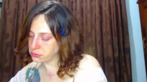     sara      i know you love me xoxox     online show from April 15, 7:23 am