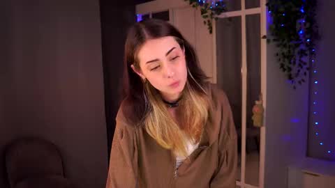 Molly online show from October 10, 8:35 pm