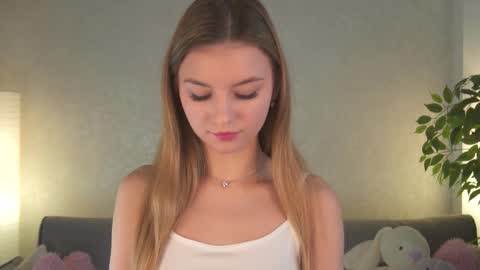 Polly online show from March 24, 1:39 pm