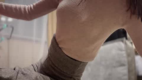 JIN online show from December 21, 2:12 pm