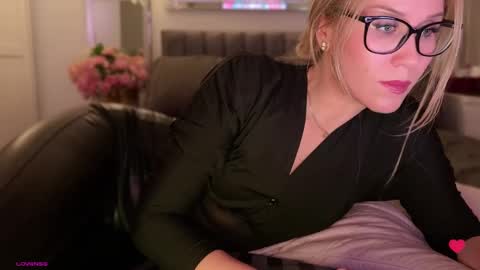 Mya-be Yours P online show from October 4, 7:33 pm